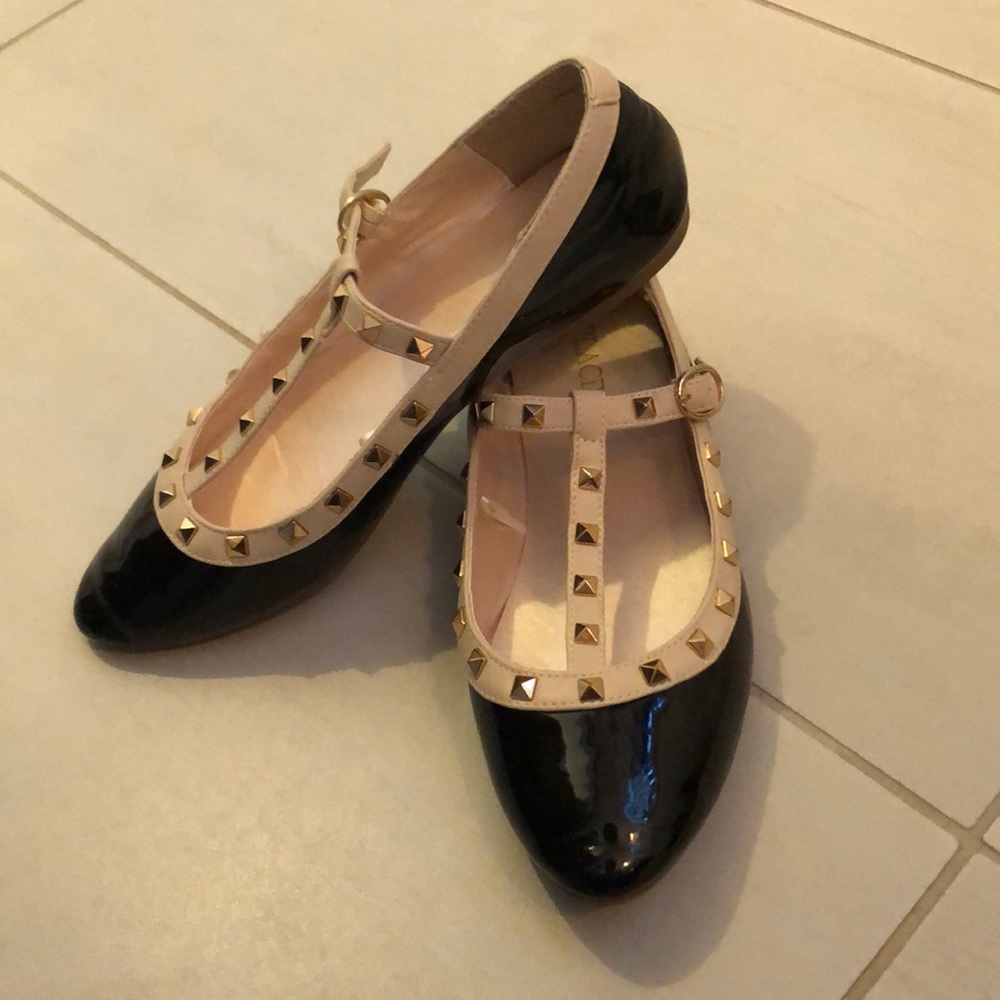 Studded shoes